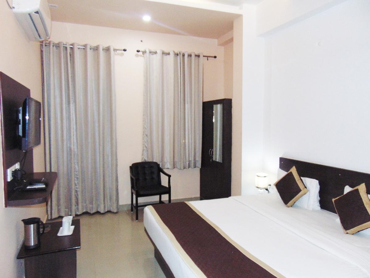 Makrana Raj Hotel Sikar Kültér fotó