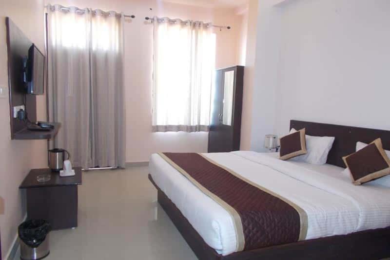 Makrana Raj Hotel Sikar Kültér fotó